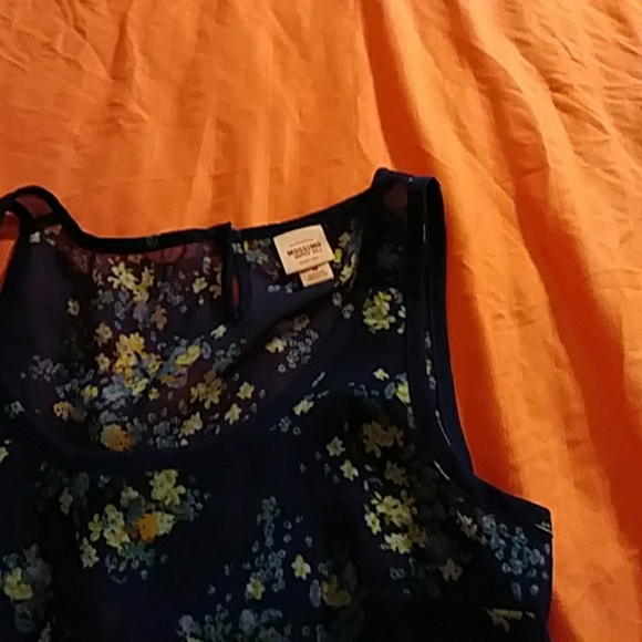 Tanktop - Picture 2 of 2